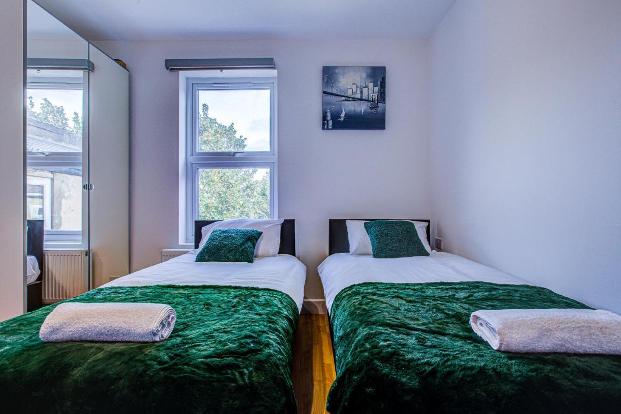 Peckham Plaza Apartment London Exterior photo